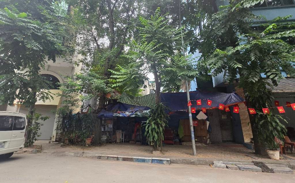 Bán nhà Trần Quang Diệu - diện tích 357m2 1 tầng - Mặt vườn hoa - giá 125 tỷ