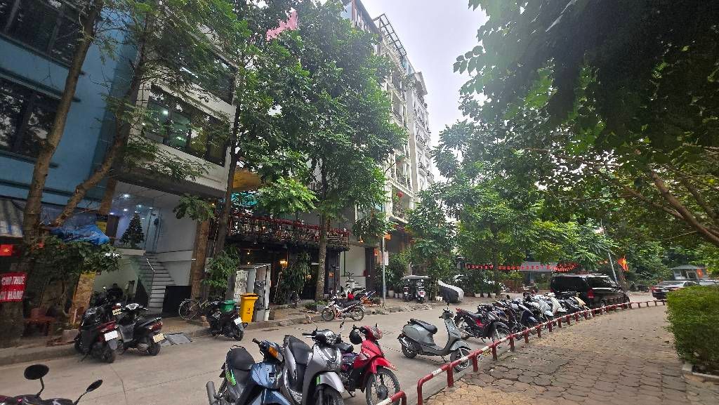 Bán nhà Trần Quang Diệu - diện tích 357m2 1 tầng - Mặt vườn hoa - giá 125 tỷ