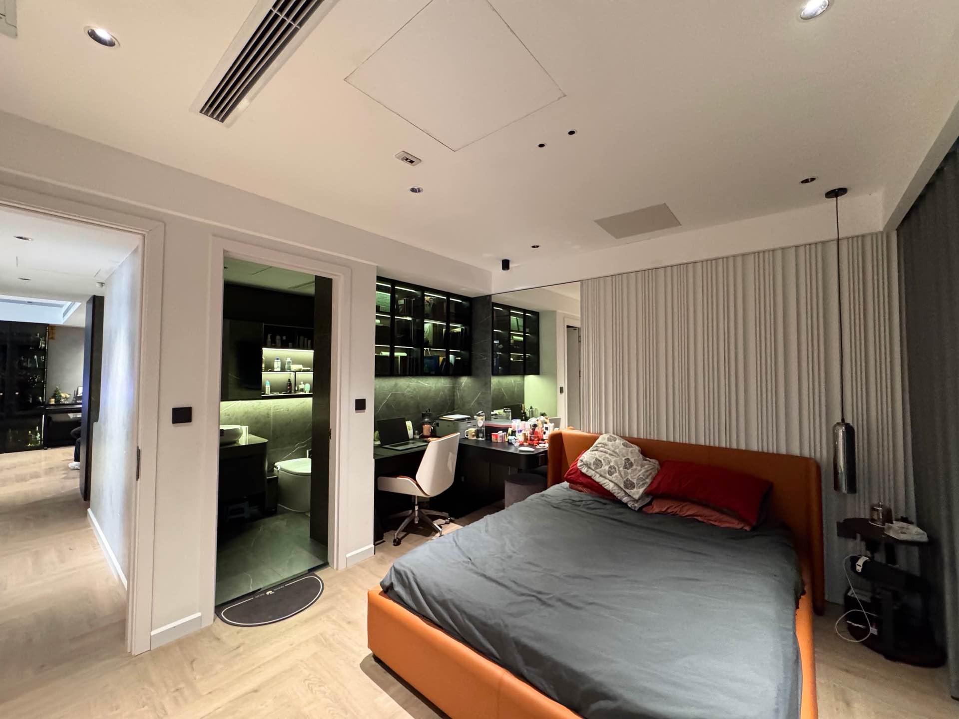 Bán nhà Linh Đàm - diện tích 96m2 17 tầng - Lô góc, view hồ - giá 10,5 tỷ