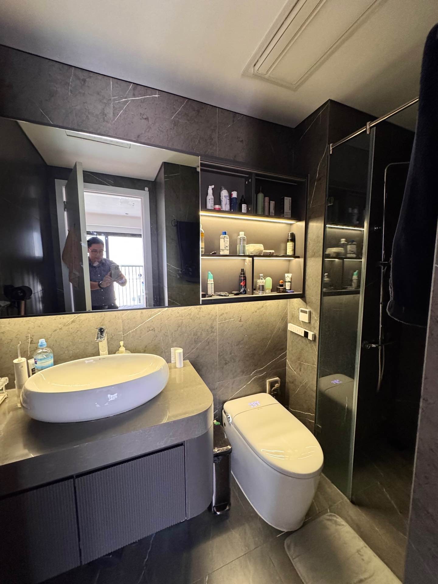 Bán nhà Linh Đàm - diện tích 96m2 17 tầng - Lô góc, view hồ - giá 10,5 tỷ