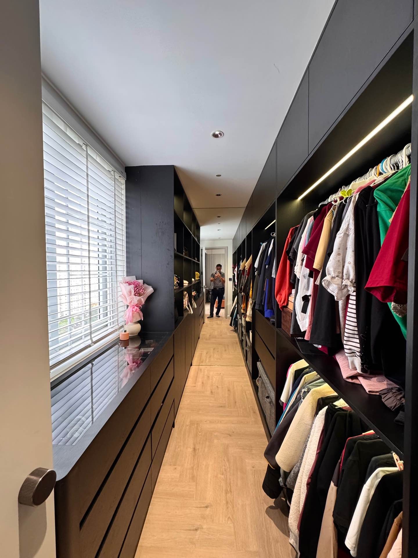 Bán nhà Linh Đàm - diện tích 96m2 17 tầng - Lô góc, view hồ - giá 10,5 tỷ