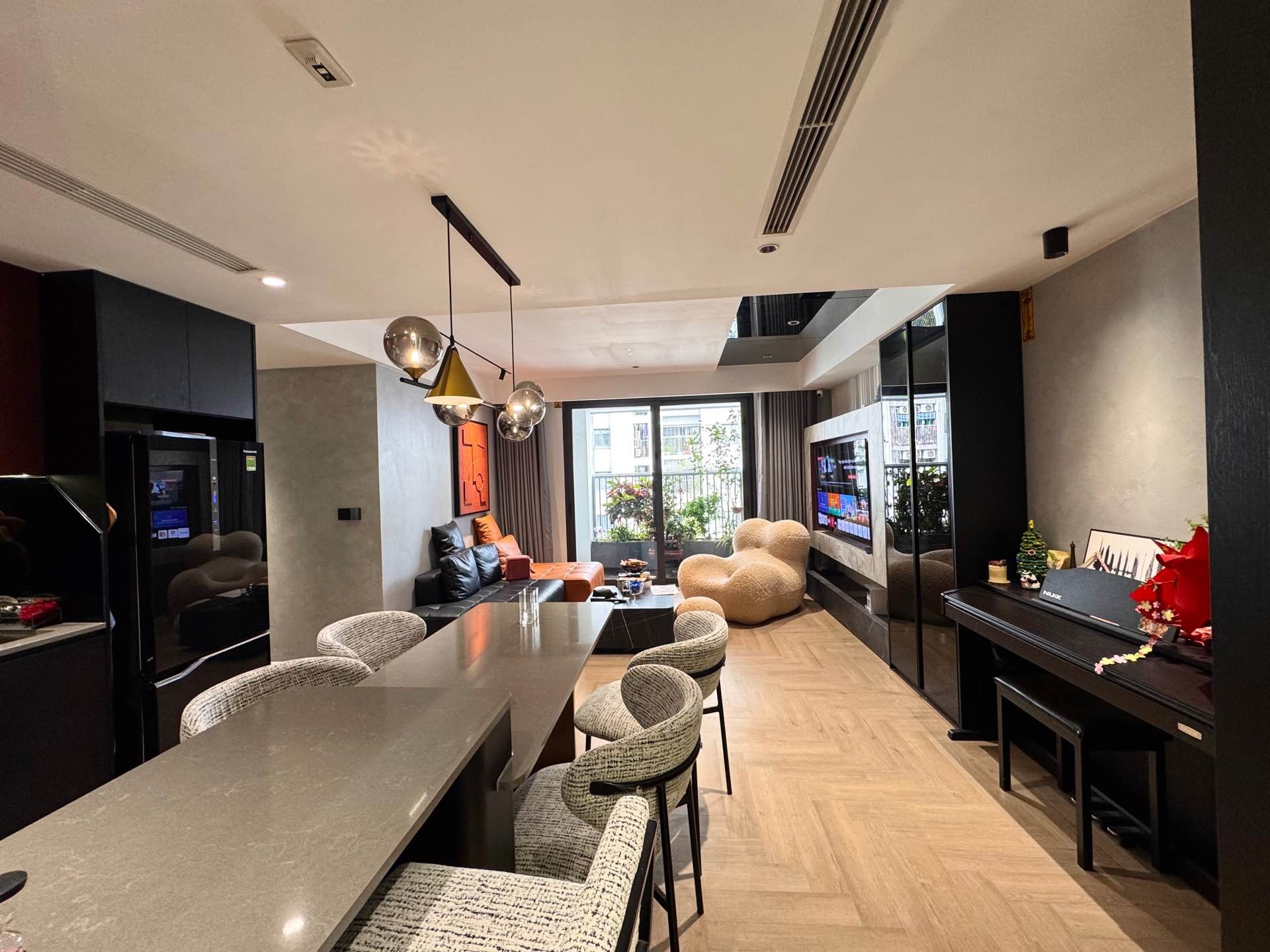 Bán nhà Linh Đàm - diện tích 96m2 17 tầng - Lô góc, view hồ - giá 10,5 tỷ