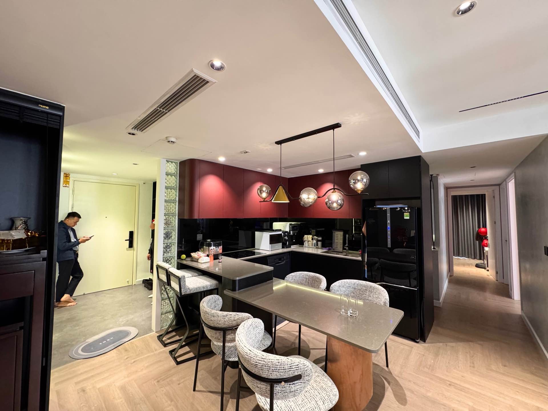 Bán nhà Linh Đàm - diện tích 96m2 17 tầng - Lô góc, view hồ - giá 10,5 tỷ