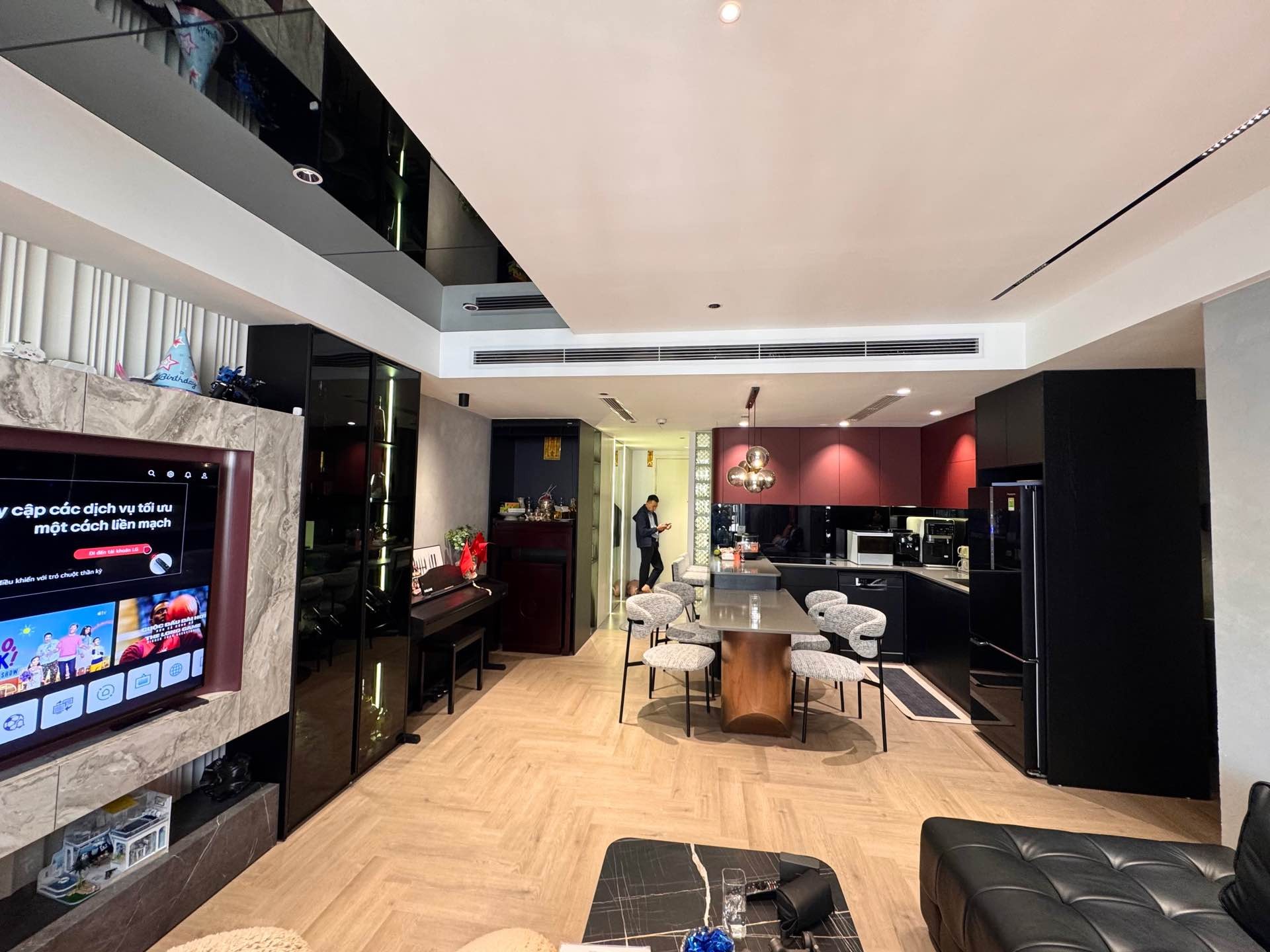 Bán nhà Linh Đàm - diện tích 96m2 17 tầng - Lô góc, view hồ - giá 10,5 tỷ