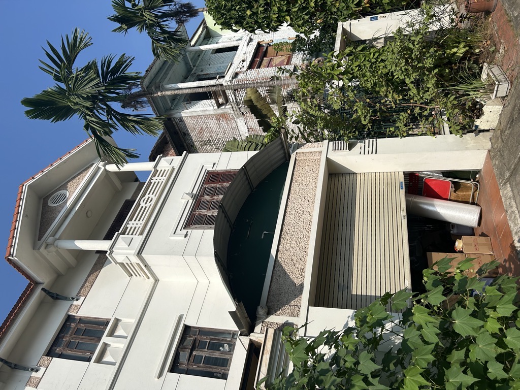 Bán nhà Nguyễn Đức Cảnh - diện tích 122m2 3 tầng - Biệt thự trong lòng phố - giá 27,5 tỷ