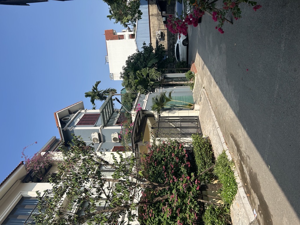 Bán nhà Nguyễn Đức Cảnh - diện tích 122m2 3 tầng - Biệt thự trong lòng phố - giá 27,5 tỷ