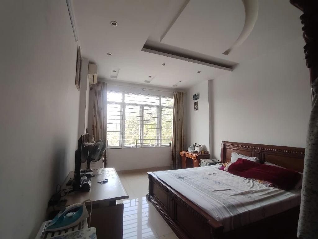 Bán nhà Nguyễn Công Thái - diện tích 53m2 5 tầng - MẶT PHỐ-VỈA HÈ- KINH DOANH - giá 27 tỷ