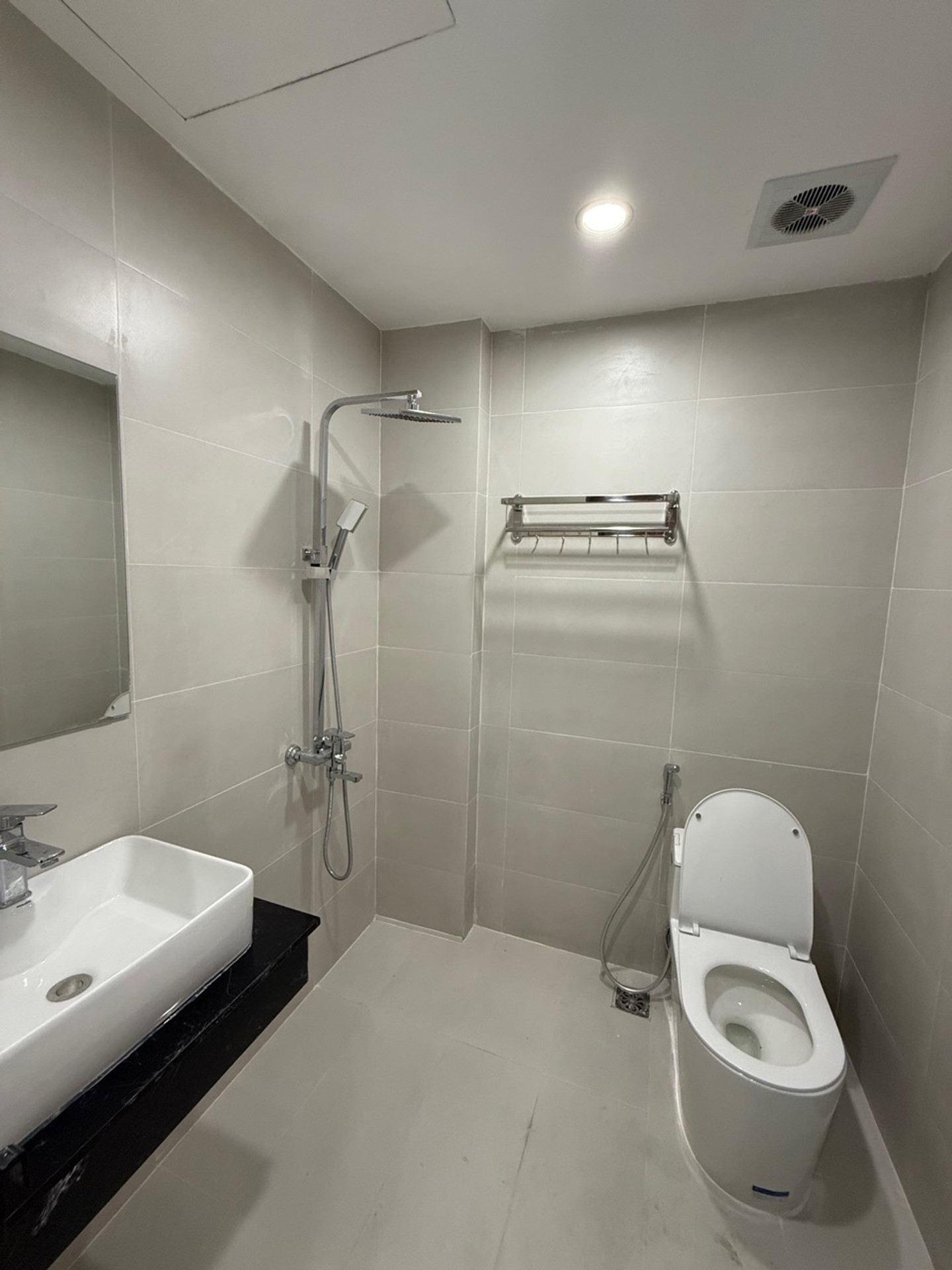 Bán nhà Hai Bà Trưng - diện tích 42m2 6 tầng - Lô góc, thang máy - giá 15,2 tỷ