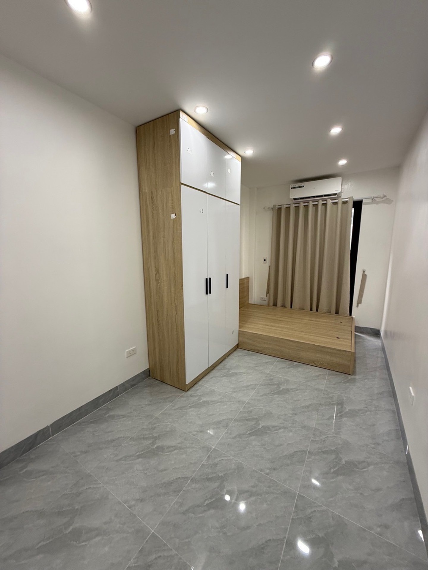 Bán nhà Hai Bà Trưng - diện tích 42m2 6 tầng - Lô góc, thang máy - giá 15,2 tỷ
