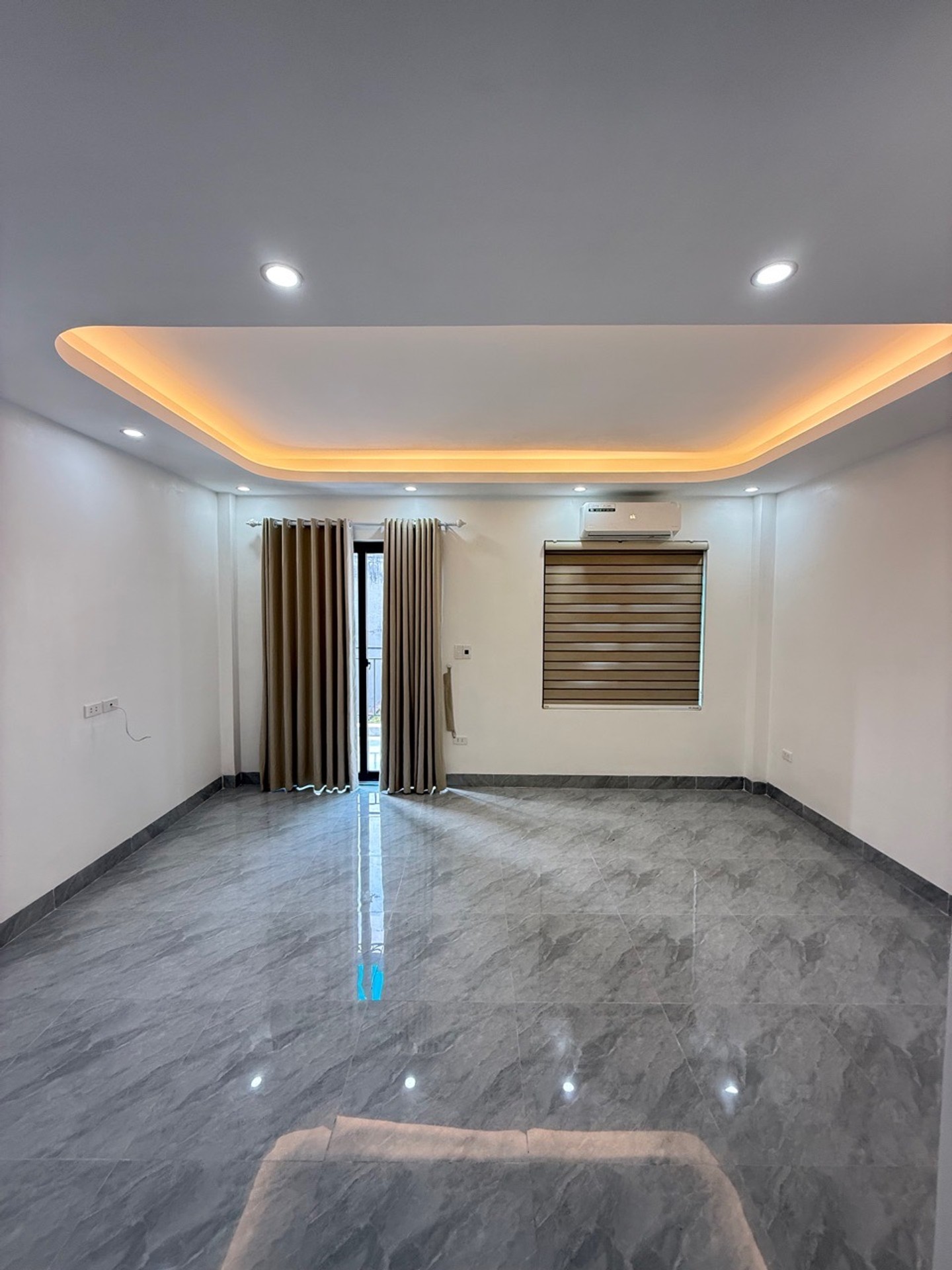 Bán nhà Hai Bà Trưng - diện tích 42m2 6 tầng - Lô góc, thang máy - giá 15,2 tỷ