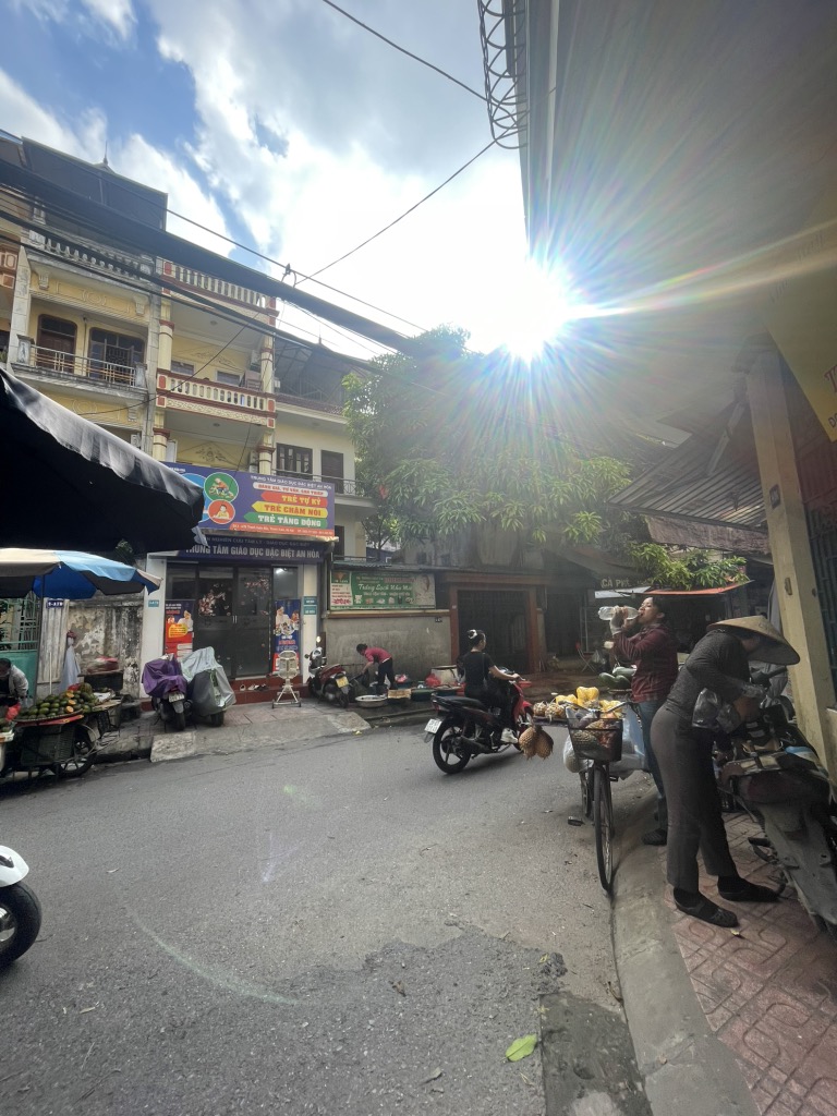 Bán nhà THANH XUÂN - diện tích 141.5m2 3 tầng - MẶT PHỐ KINH DOANH - giá 46,5 tỷ