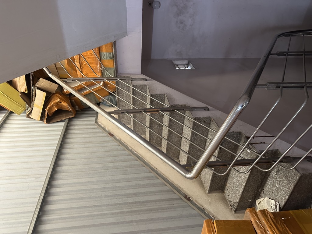 Bán nhà Trần Khát Chân - diện tích 20m2 3 tầng - Ô TÔ ĐỖ CỔNG - giá 3,8 tỷ