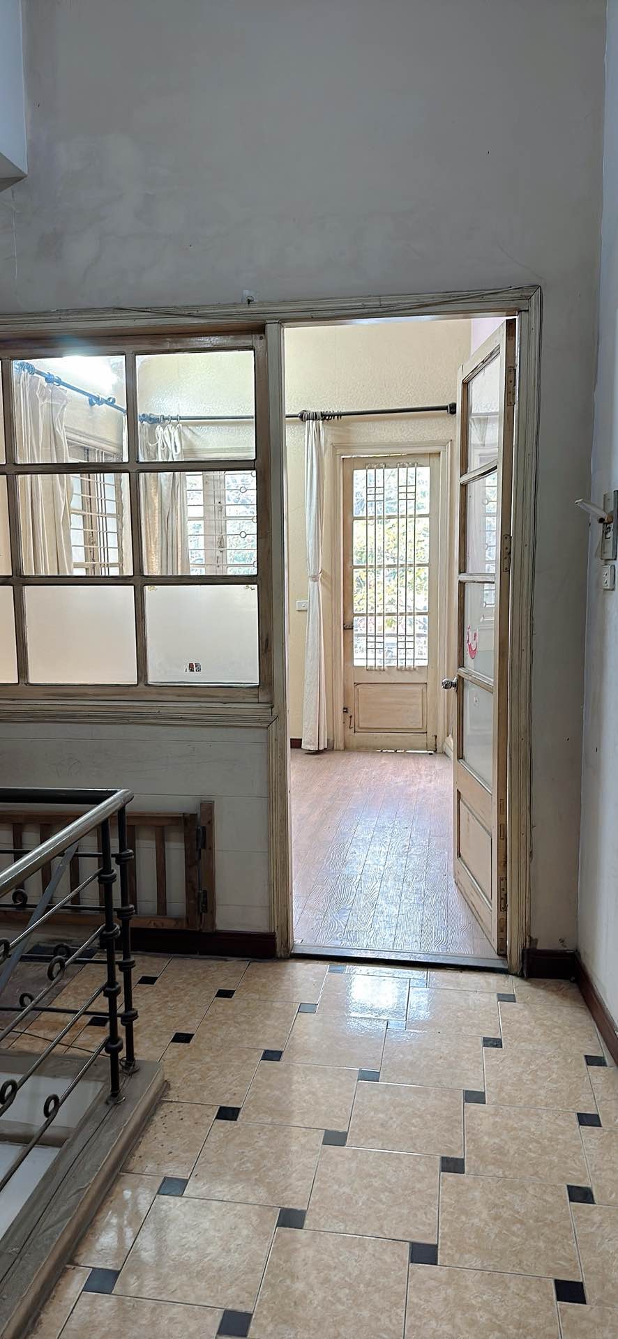 Bán nhà Thợ Nhuộm - diện tích 75.5m2 3 tầng - Lô góc mặt phố kinh doanh sầm uất - giá 57 tỷ