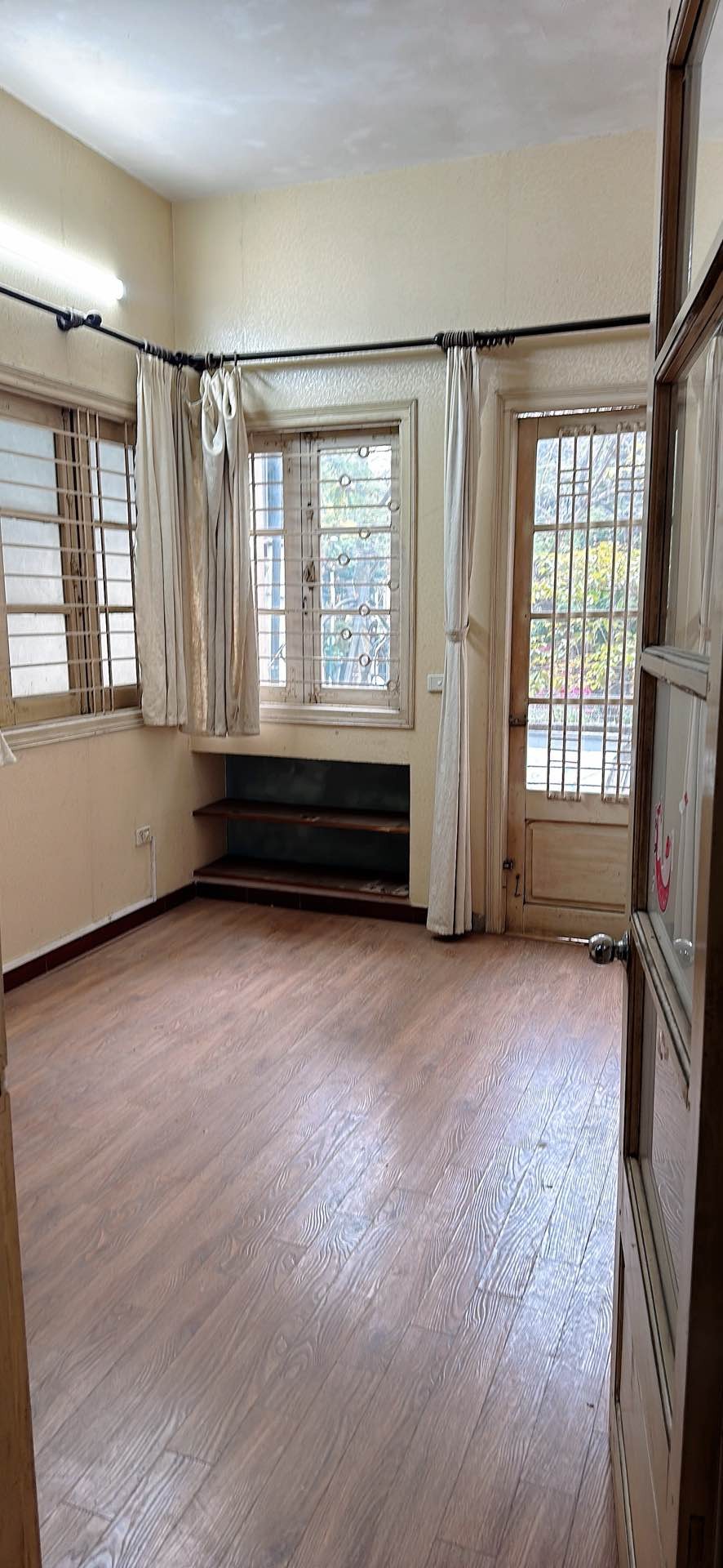 Bán nhà Thợ Nhuộm - diện tích 75.5m2 3 tầng - Lô góc mặt phố kinh doanh sầm uất - giá 57 tỷ