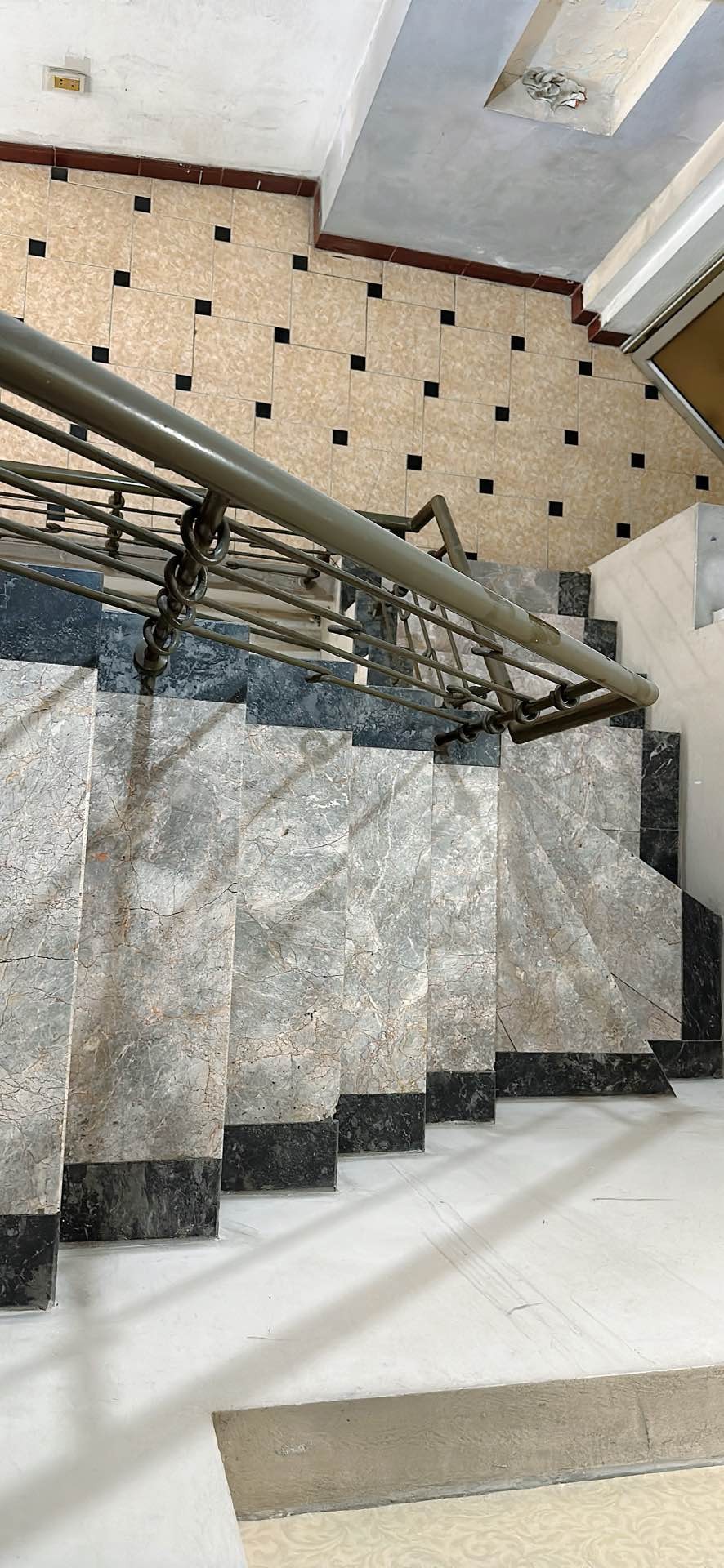 Bán nhà Thợ Nhuộm - diện tích 75.5m2 3 tầng - Lô góc mặt phố kinh doanh sầm uất - giá 57 tỷ