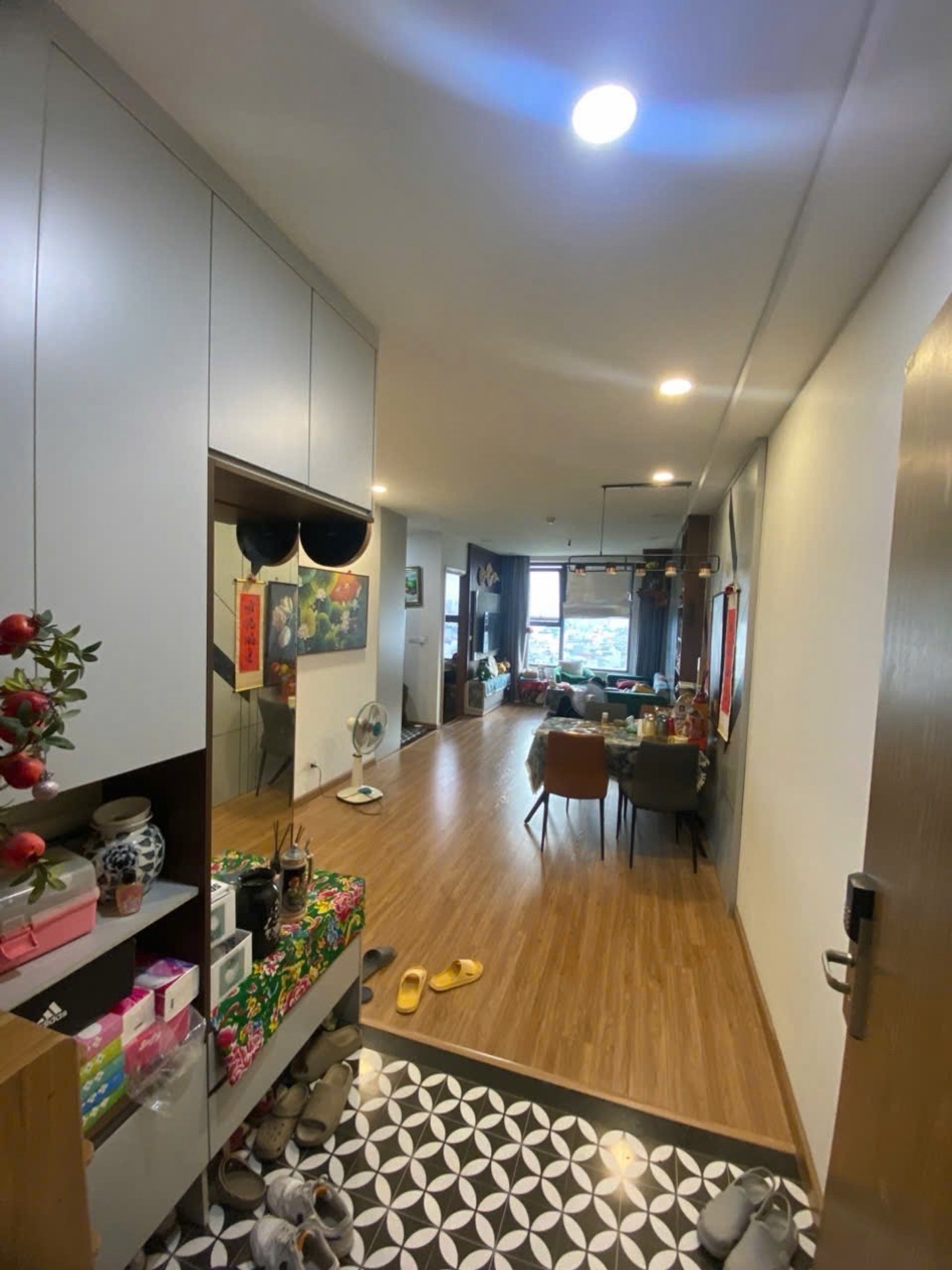 Bán nhà Nguyễn Xiển - diện tích 67m2 15 tầng - Căn hộ đẹp, giao thông thuận tiện - giá 5,8 tỷ