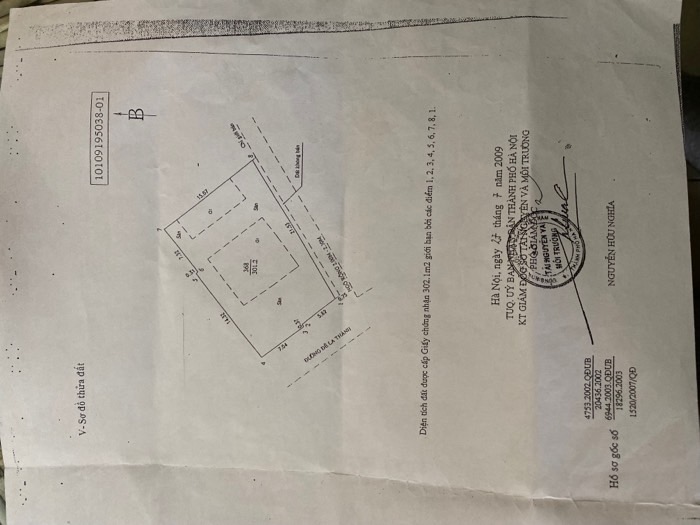 Bán nhà Đê La Thành Nhỏ - diện tích 301m2 12 tầng - Lô góc 3 mặt thoáng - giá 100 tỷ