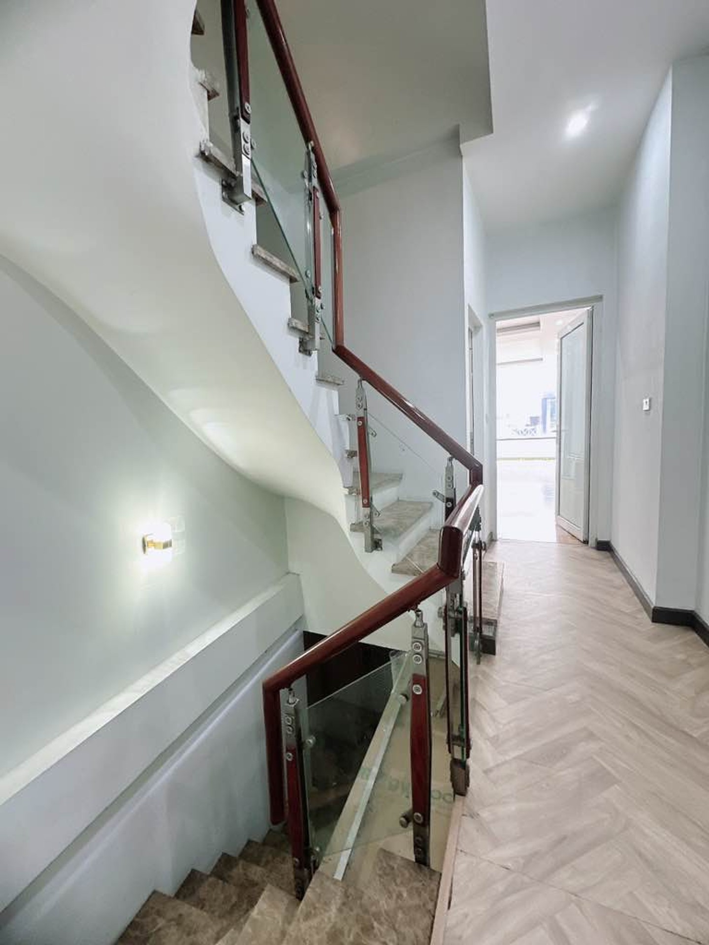 Bán nhà Bạch Mai - diện tích 95m2 6 tầng - Mặt phố kinh doanh khủng - giá 36,5 tỷ