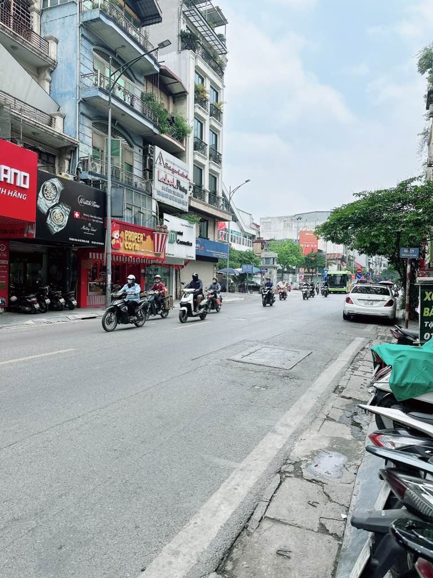 Bán nhà Bạch Mai - diện tích 95m2 6 tầng - Mặt phố kinh doanh khủng - giá 36,5 tỷ