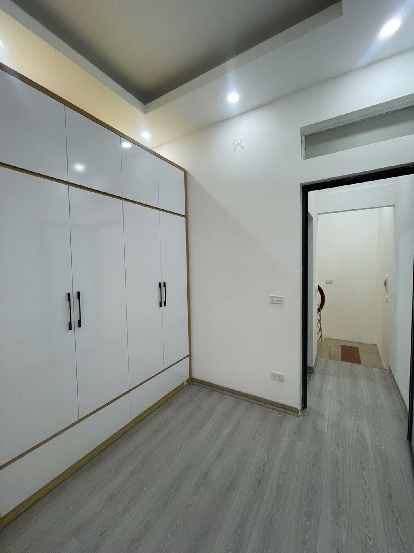 Bán nhà Bạch Mai - diện tích 19m2 5 tầng - 2 mặt thoáng - giá 6,35 tỷ