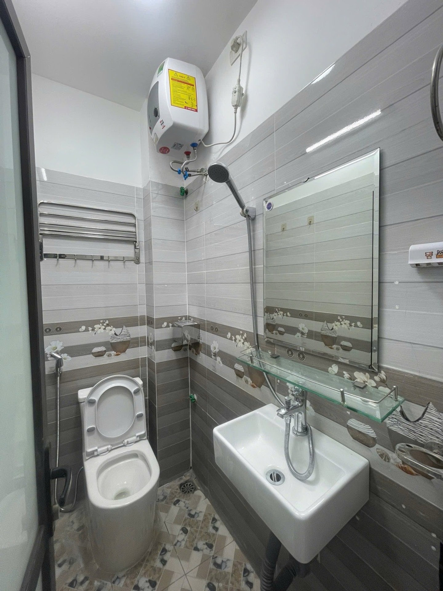 Bán nhà Bạch Mai - diện tích 19m2 5 tầng - 2 mặt thoáng - giá 6,35 tỷ