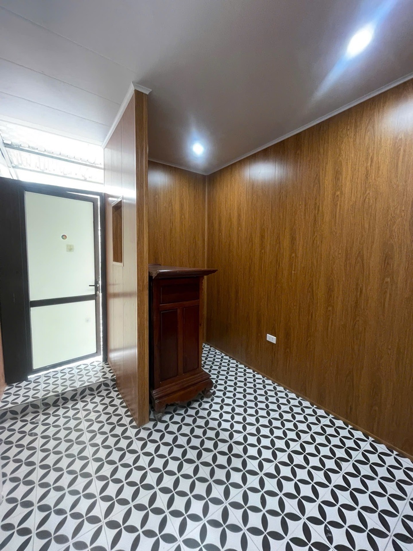 Bán nhà Bạch Mai - diện tích 19m2 5 tầng - 2 mặt thoáng - giá 6,35 tỷ
