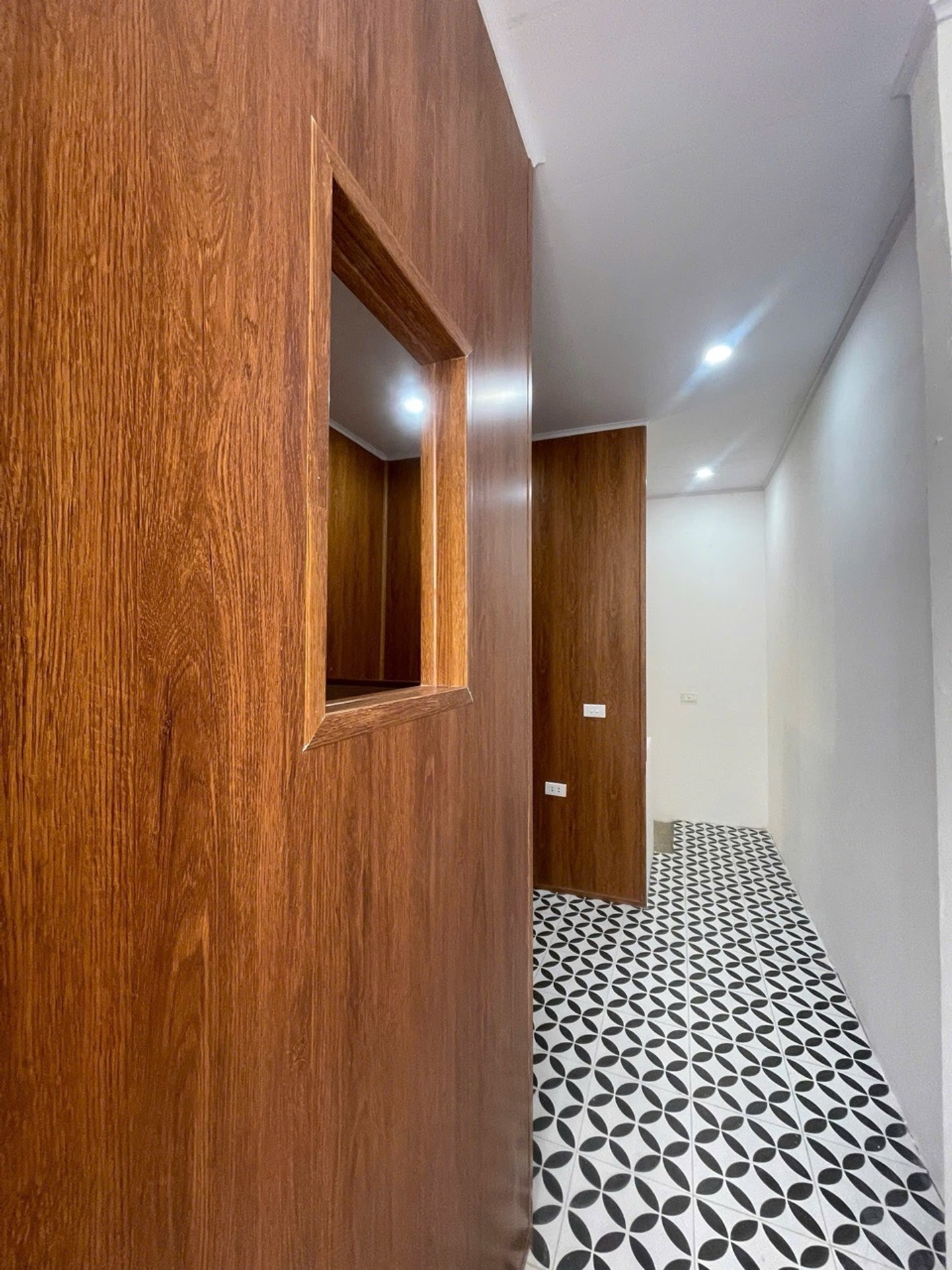 Bán nhà Bạch Mai - diện tích 19m2 5 tầng - 2 mặt thoáng - giá 6,35 tỷ