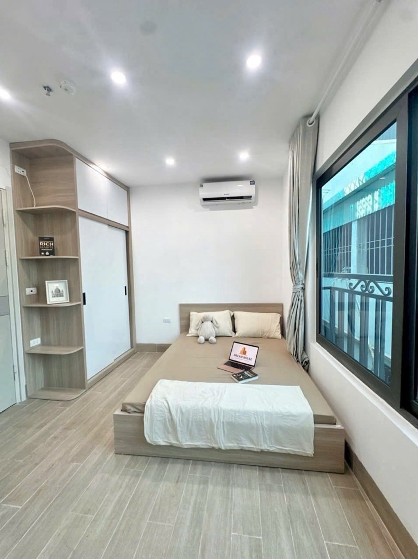 Bán nhà Bạch Mai - diện tích 19m2 5 tầng - 2 mặt thoáng - giá 6,35 tỷ