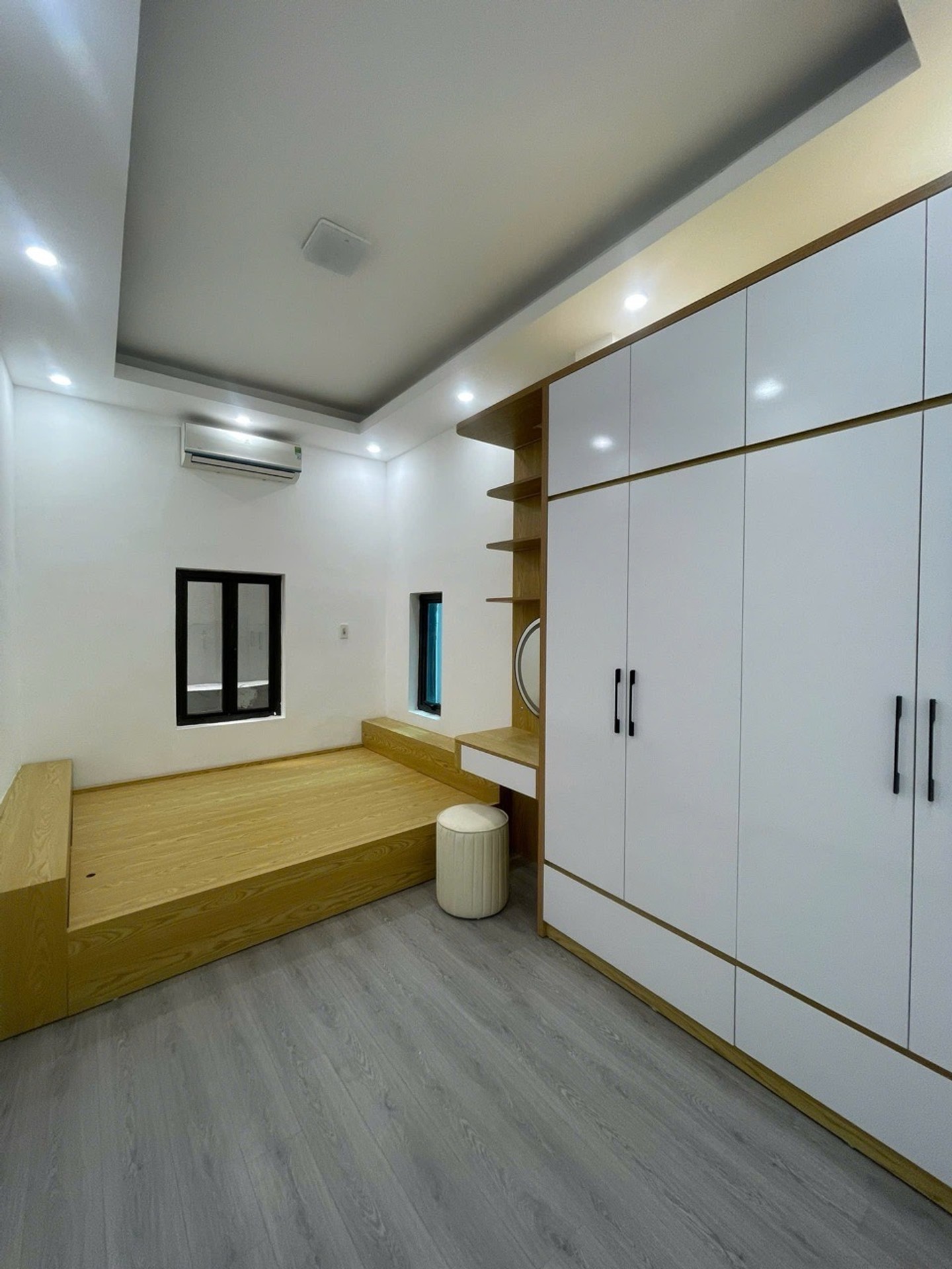 Bán nhà Bạch Mai - diện tích 19m2 5 tầng - 2 mặt thoáng - giá 6,35 tỷ