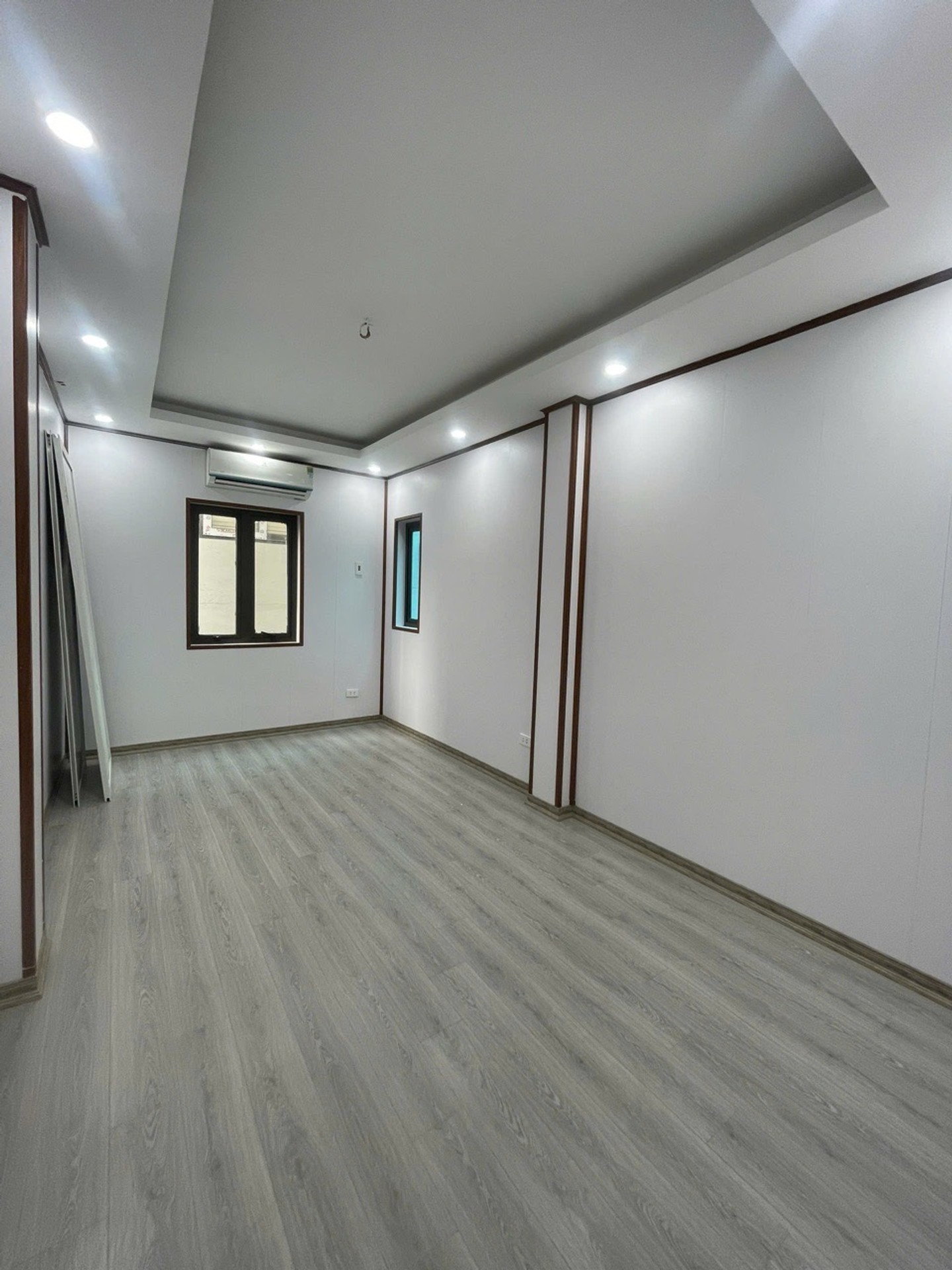 Bán nhà Bạch Mai - diện tích 19m2 5 tầng - 2 mặt thoáng - giá 6,35 tỷ