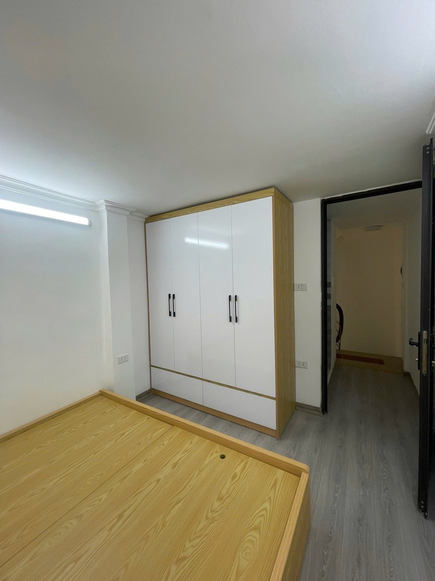 Bán nhà Bạch Mai - diện tích 19m2 5 tầng - 2 mặt thoáng - giá 6,35 tỷ