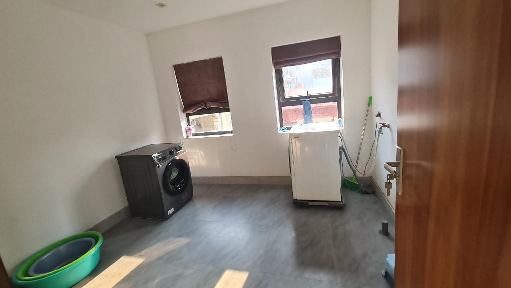 Bán nhà Chùa Láng - diện tích 122m2 5 tầng - Nhà mới xây, sân vườn - giá 41,5 tỷ