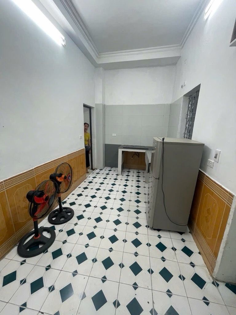 Bán nhà Ngõ 106 - diện tích 41m2 3 tầng - Nhà dân xây 3 tầng cũ - giá 7,3 tỷ