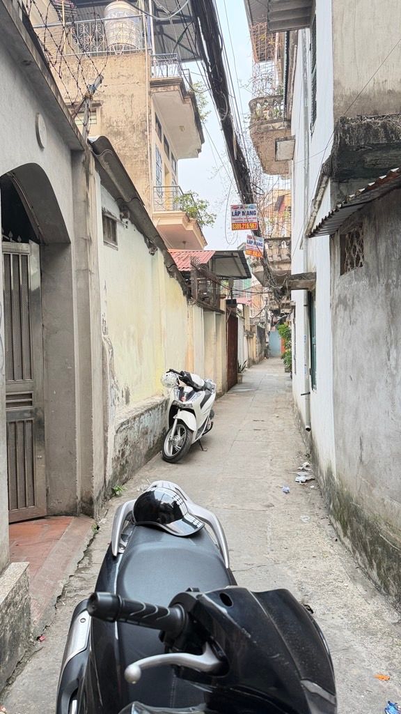 Bán nhà Ngõ 106 - diện tích 41m2 3 tầng - Nhà dân xây 3 tầng cũ - giá 7,3 tỷ