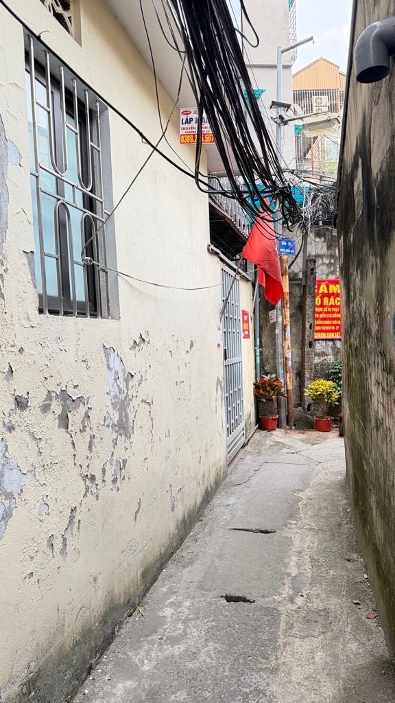 Bán nhà Ngõ 106 - diện tích 41m2 3 tầng - Nhà dân xây 3 tầng cũ - giá 7,3 tỷ
