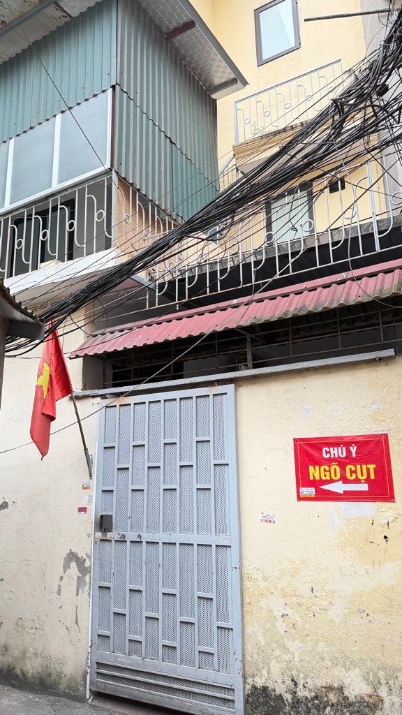 Bán nhà Ngõ 106 - diện tích 41m2 3 tầng - Nhà dân xây 3 tầng cũ - giá 7,3 tỷ