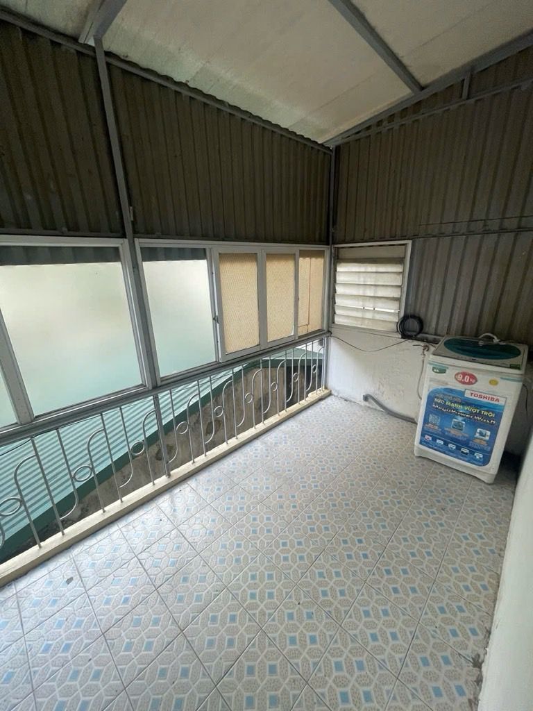 Bán nhà Ngõ 106 - diện tích 41m2 3 tầng - Nhà dân xây 3 tầng cũ - giá 7,3 tỷ