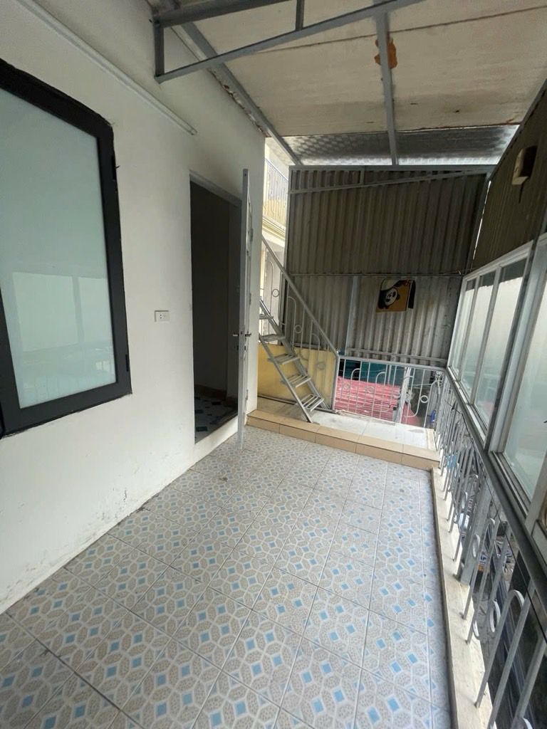 Bán nhà Ngõ 106 - diện tích 41m2 3 tầng - Nhà dân xây 3 tầng cũ - giá 7,3 tỷ