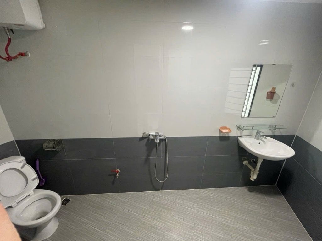 Bán nhà Ngõ 106 - diện tích 41m2 3 tầng - Nhà dân xây 3 tầng cũ - giá 7,3 tỷ