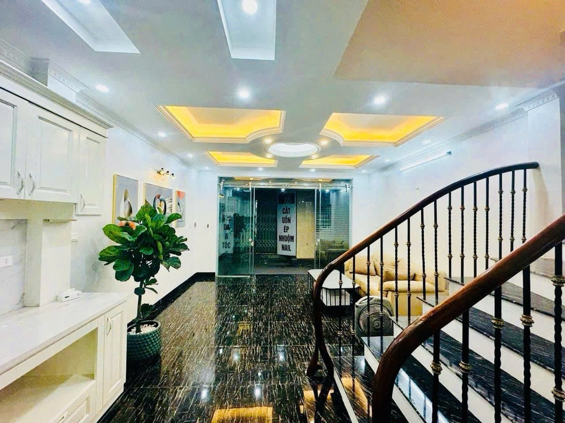 Bán nhà Kim Ngưu - diện tích 31m2 5 tầng - Ngõ ba gác thông, kinh doanh nhỏ - giá 9,8 tỷ
