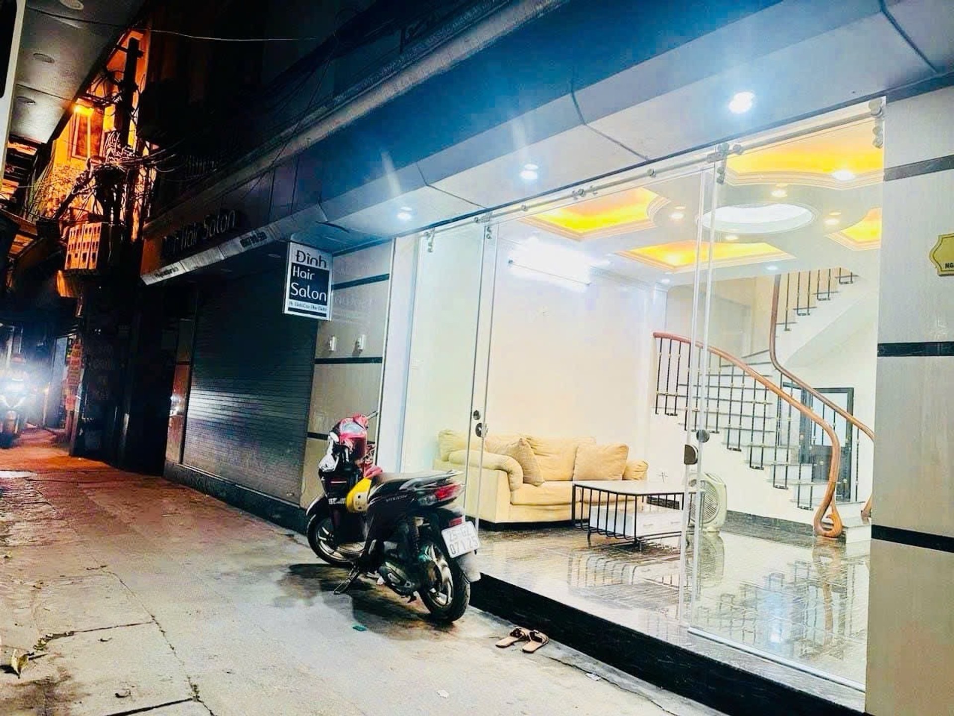 Bán nhà Kim Ngưu - diện tích 31m2 5 tầng - Ngõ ba gác thông, kinh doanh nhỏ - giá 9,8 tỷ