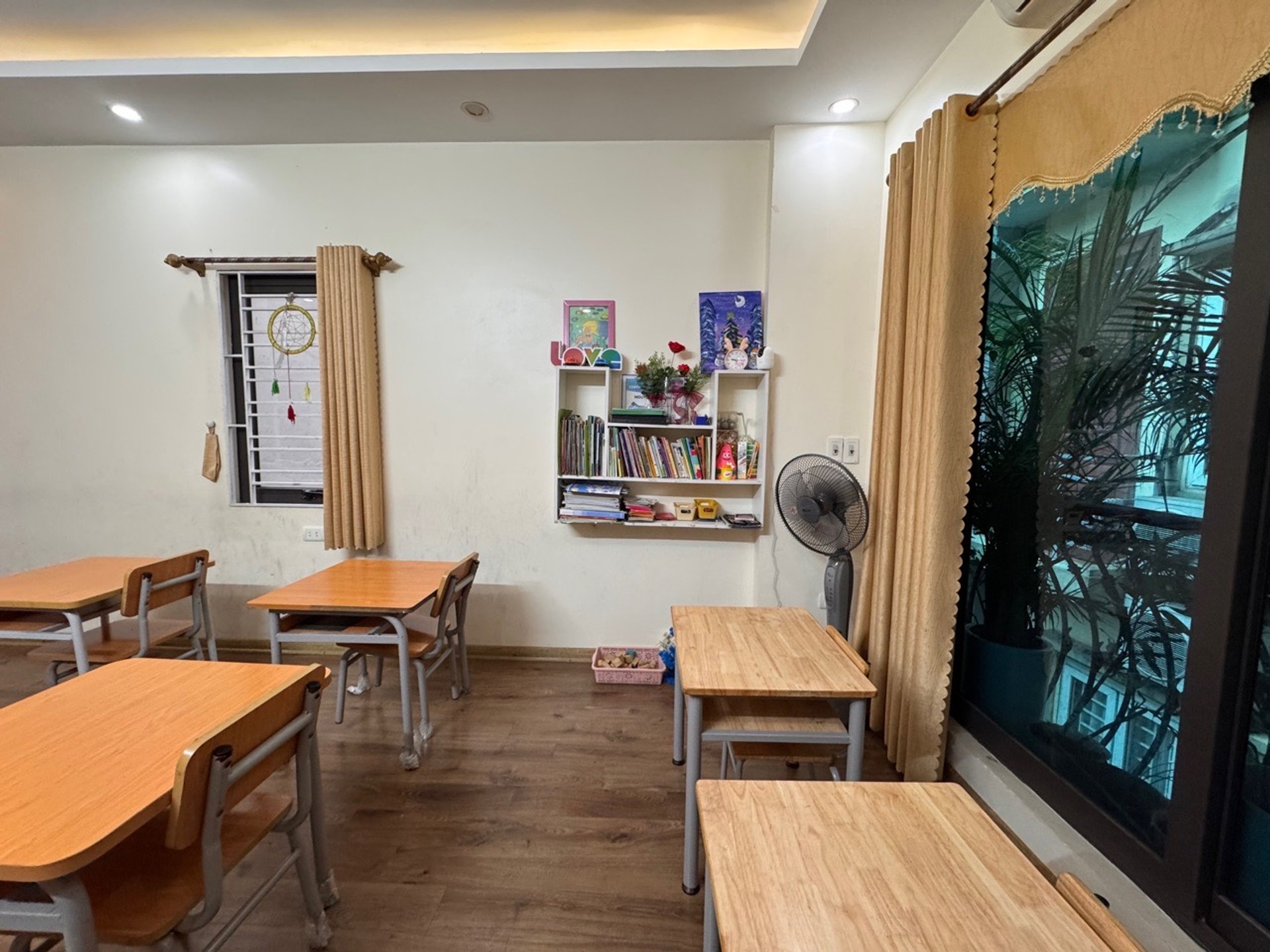 Bán nhà Nguyễn Lân - diện tích 31m2 5 tầng - ô tô đỗ cửa - giá 8,9 tỷ
