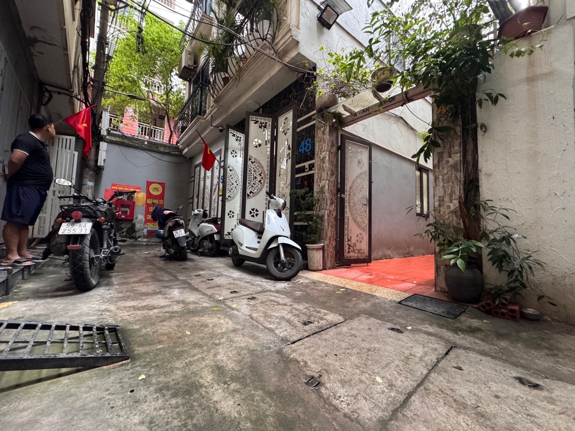 Bán nhà Nguyễn Lân - diện tích 31m2 5 tầng - ô tô đỗ cửa - giá 8,9 tỷ