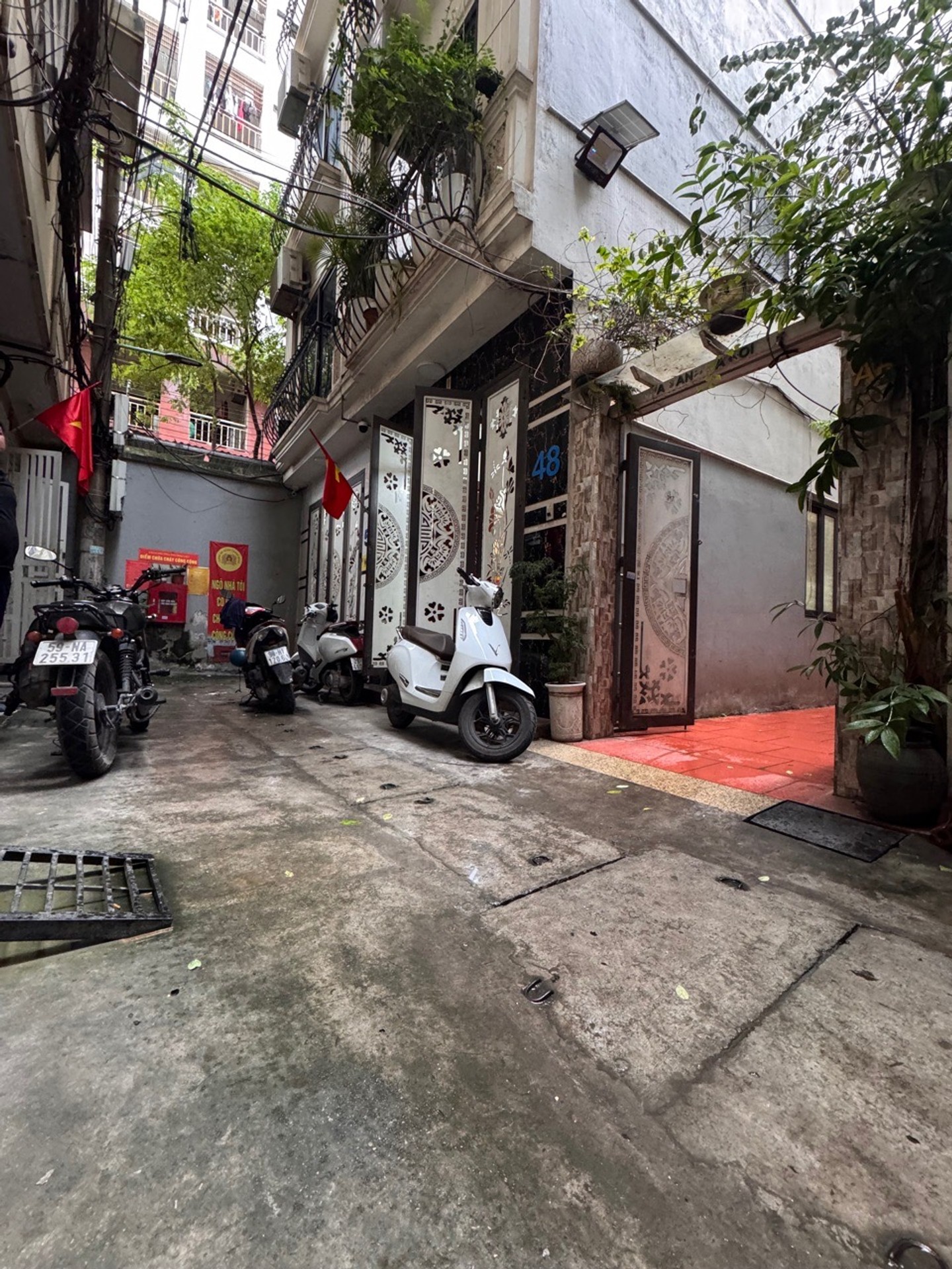 Bán nhà Nguyễn Lân - diện tích 31m2 5 tầng - ô tô đỗ cửa - giá 8,9 tỷ