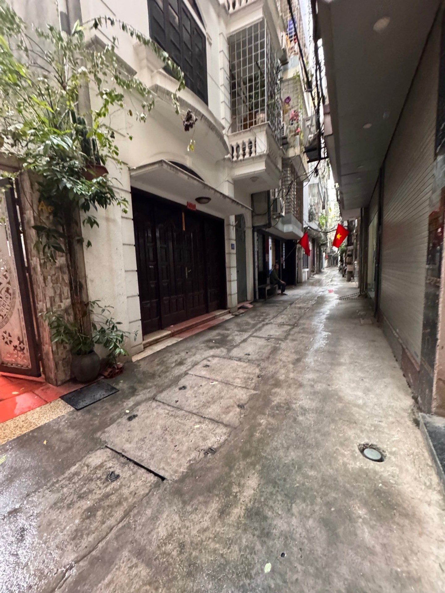 Bán nhà Nguyễn Lân - diện tích 31m2 5 tầng - ô tô đỗ cửa - giá 8,9 tỷ