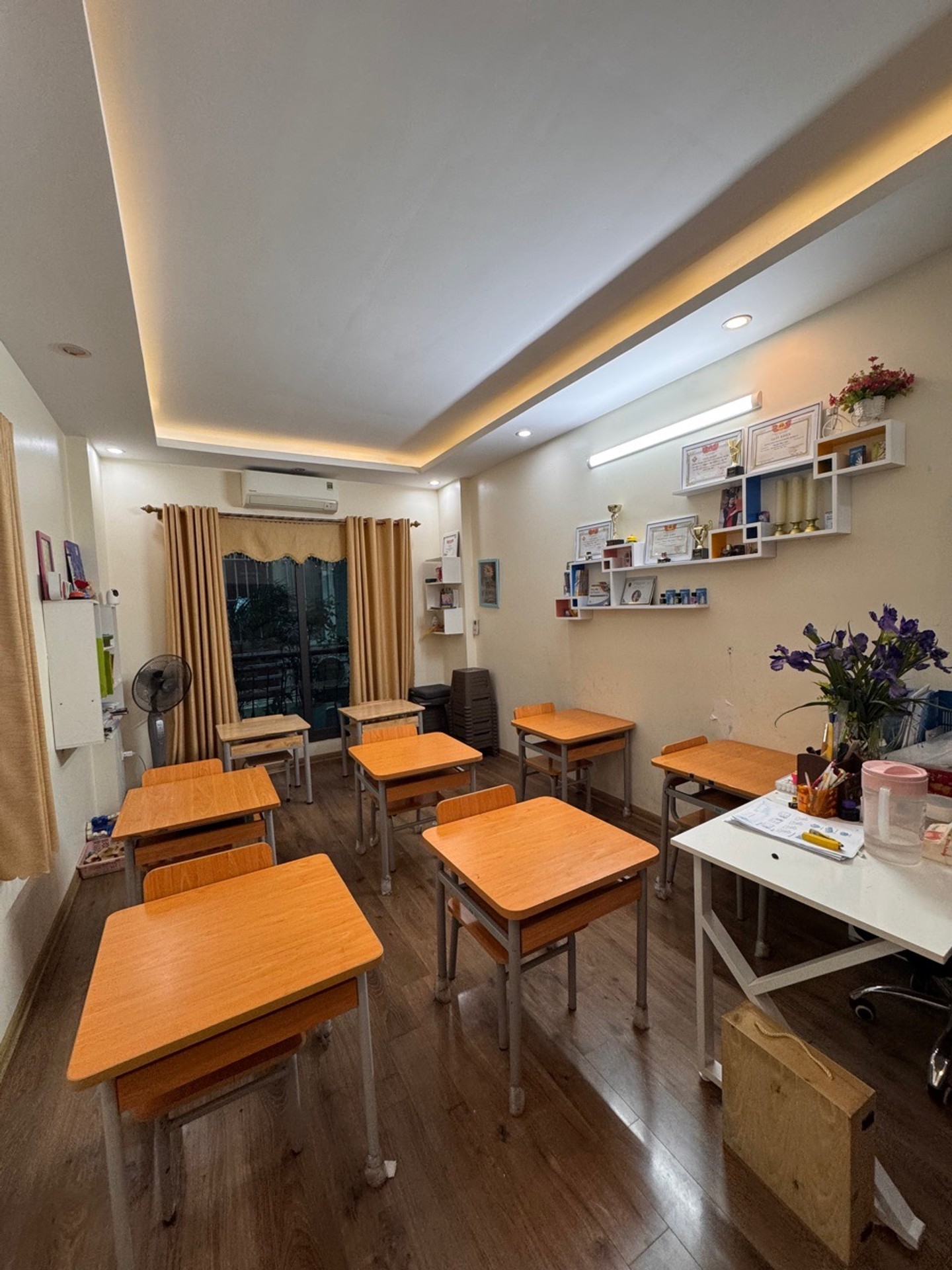 Bán nhà Nguyễn Lân - diện tích 31m2 5 tầng - ô tô đỗ cửa - giá 8,9 tỷ