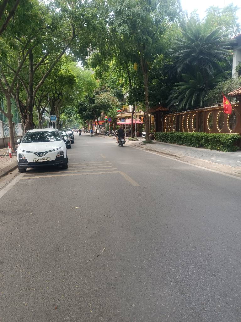 Bán nhà Nguyễn Thị Định - diện tích 79m2 6 tầng - Ô TÔ TRÁNH - giá 30,5 tỷ