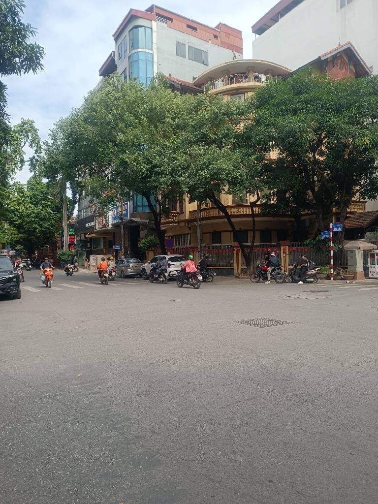 Bán nhà Nguyễn Thị Định - diện tích 79m2 6 tầng - Ô TÔ TRÁNH - giá 30,5 tỷ