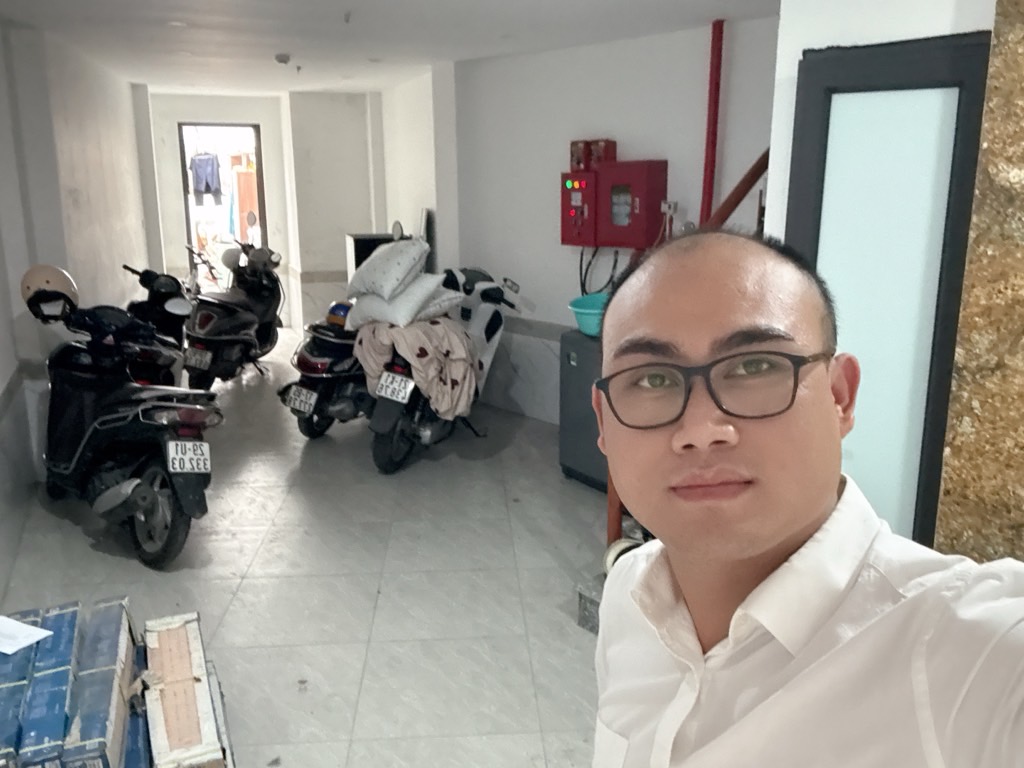 Bán nhà Hoàng Mai - diện tích 80m2 7 tầng - Mặt phố kinh doanh - giá 20 tỷ