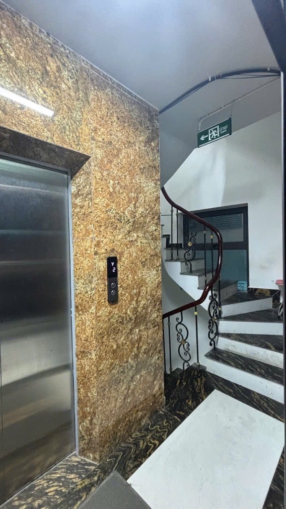 Bán nhà Kim Giang - diện tích 191m2 9 tầng - Ô TÔ VÀO NHÀ - giá 73 tỷ